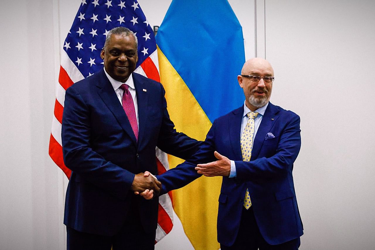 Oleksii Reznikov receives citizenship in America