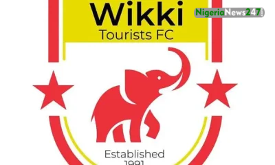 Wikki Tourists FC badge