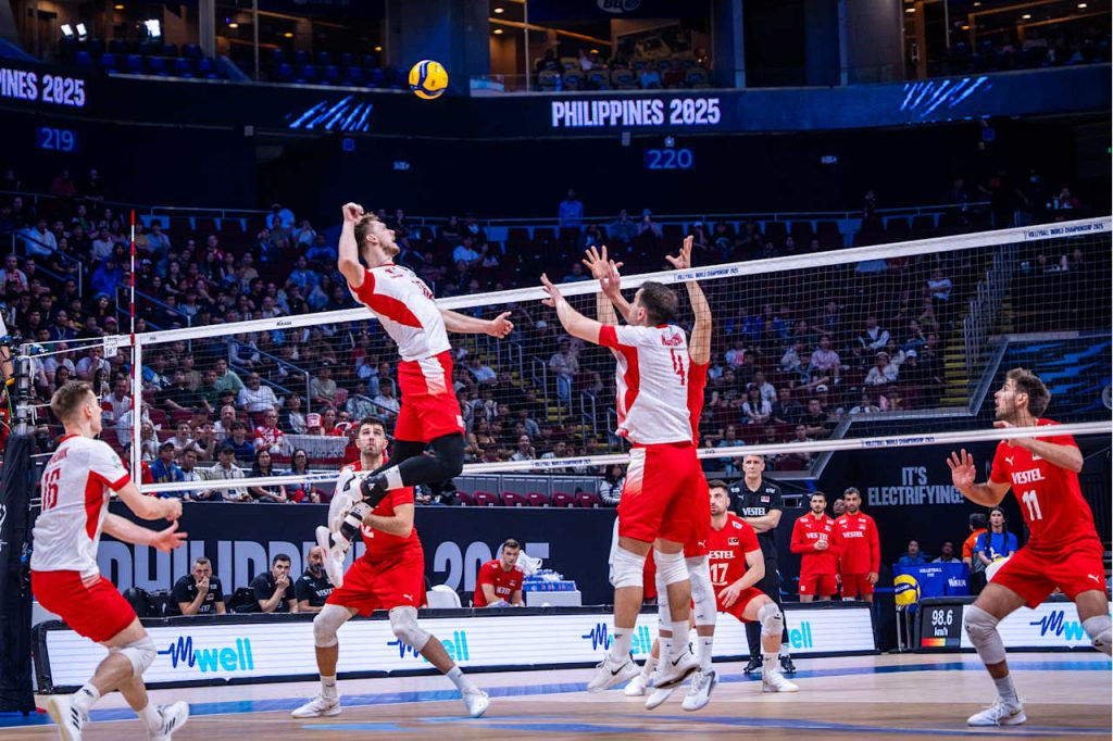 Turkiye vs Poland at 2025 FIVB Men's Volleyball World Championship