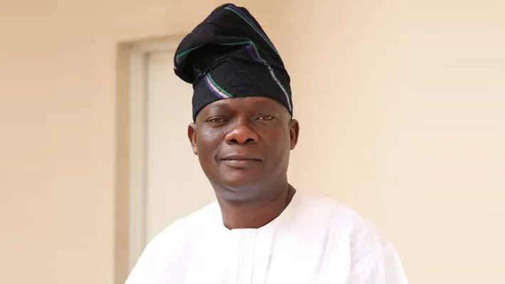 Senator Teslim Kolawole Folarin